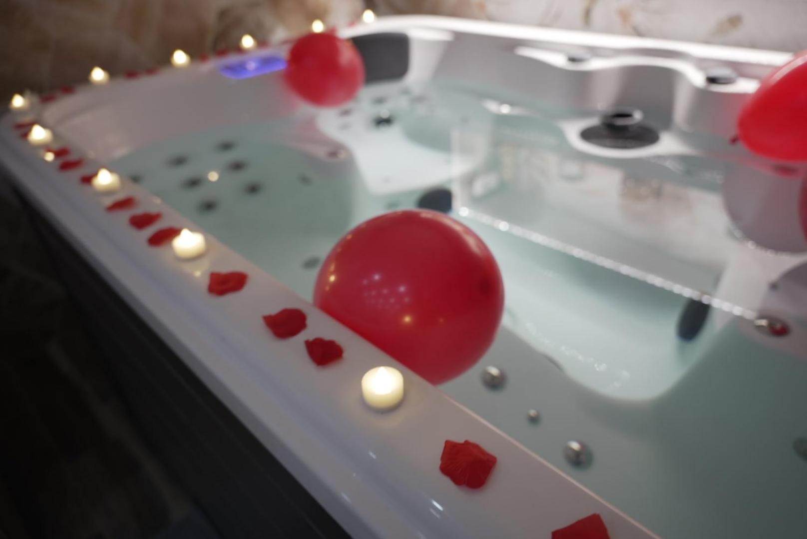 Atoumo Appartement Love Jacuzzi & Jardin Disneyland Paris Quincy-Voisins Экстерьер фото